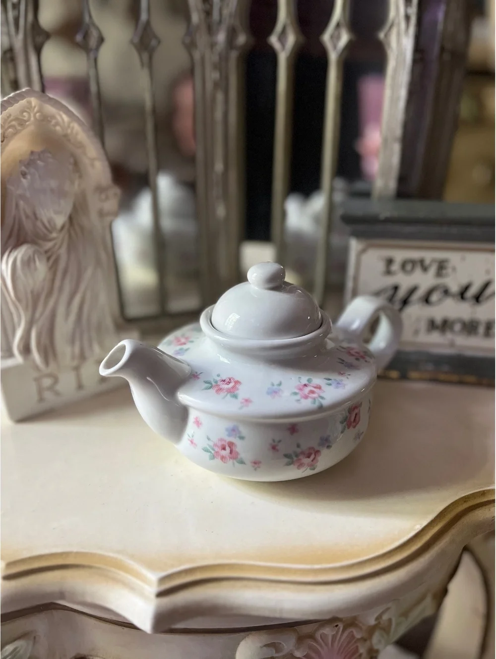 Lynn Hollyn The Toscany Collection Teapot
